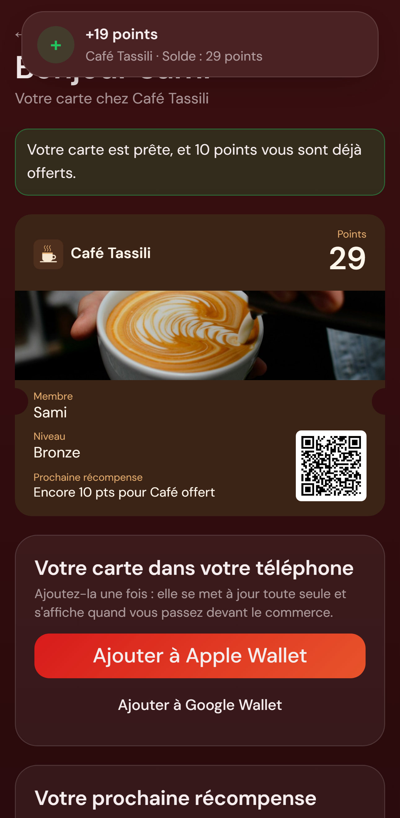 Téléphone du client avec sa carte de fidélité